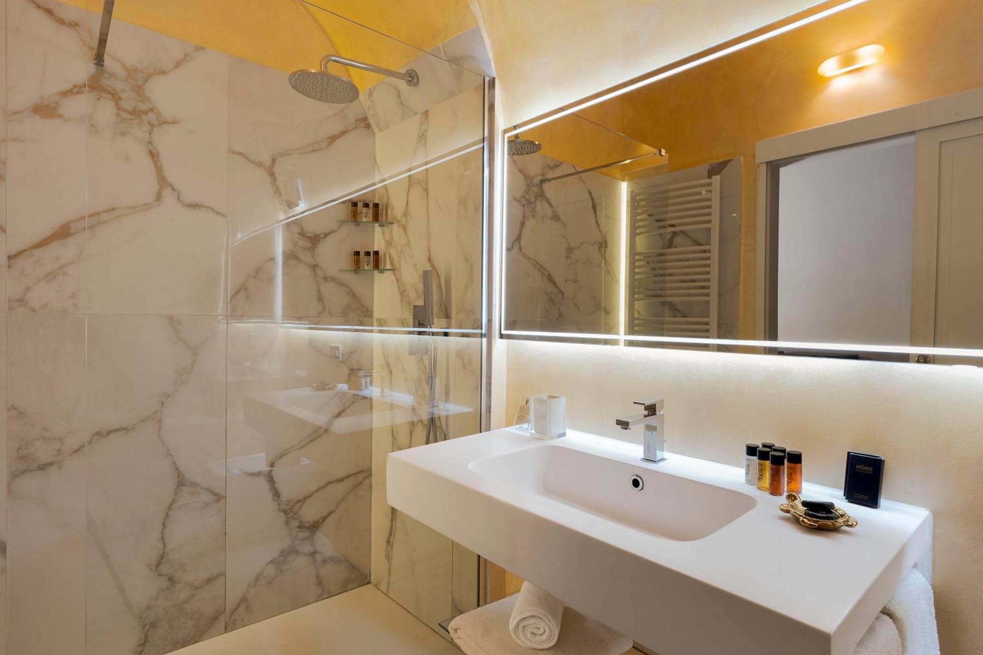 Hotel Palazzo Arone Dei Baroni Di Valentino Palermo Zimmer foto